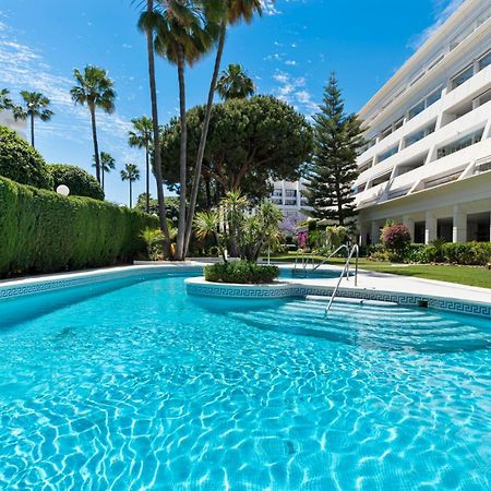 Sea View 2-Bedroom Apartment With Pool Marbella Exteriör bild