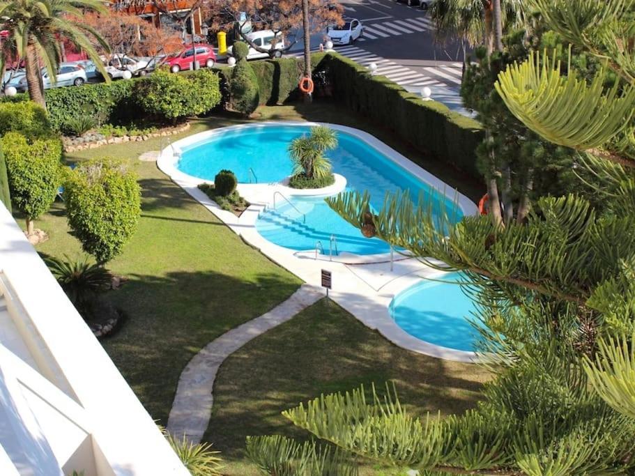 Sea View 2-Bedroom Apartment With Pool Marbella Exteriör bild