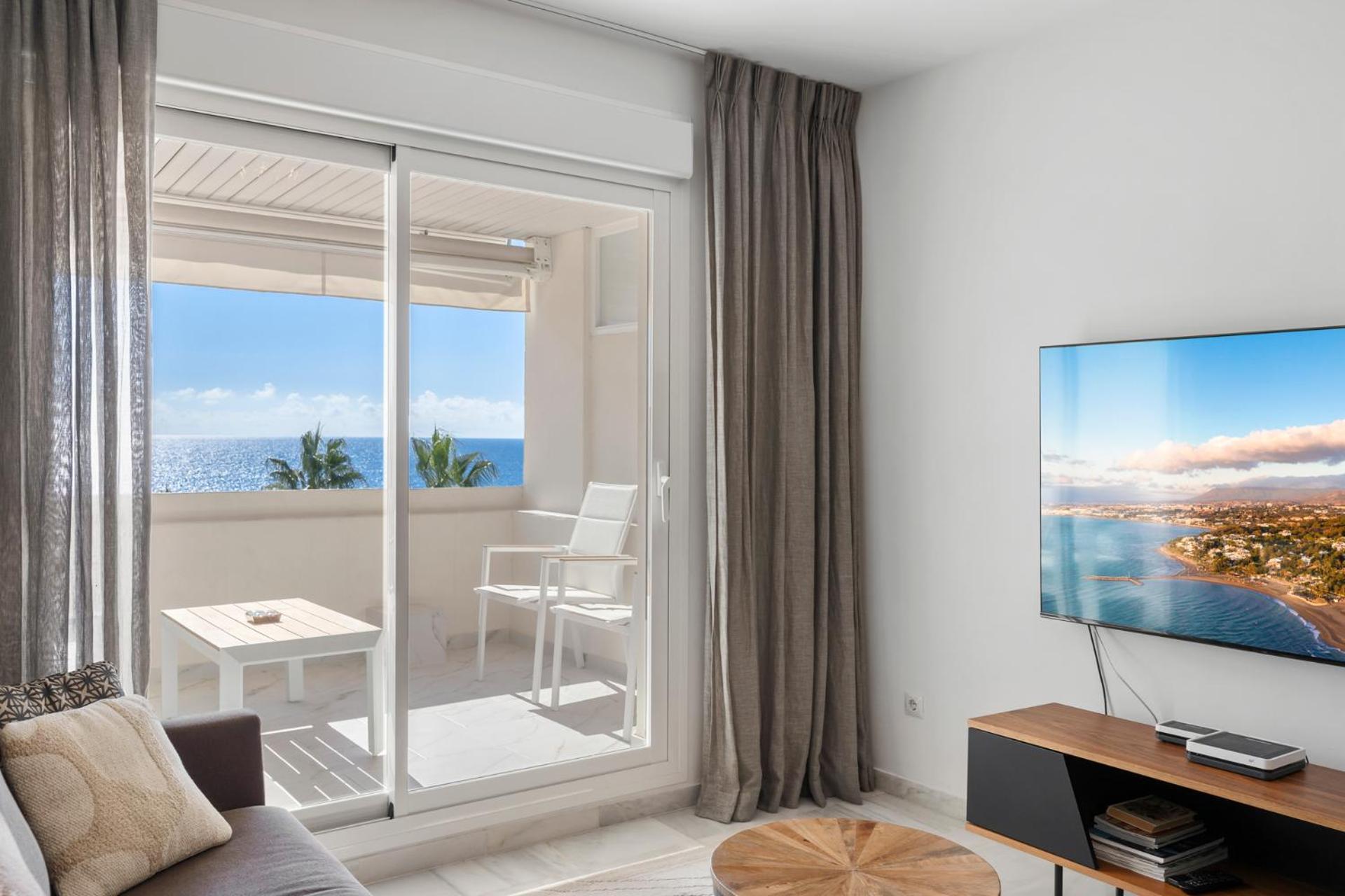 Sea View 2-Bedroom Apartment With Pool Marbella Exteriör bild