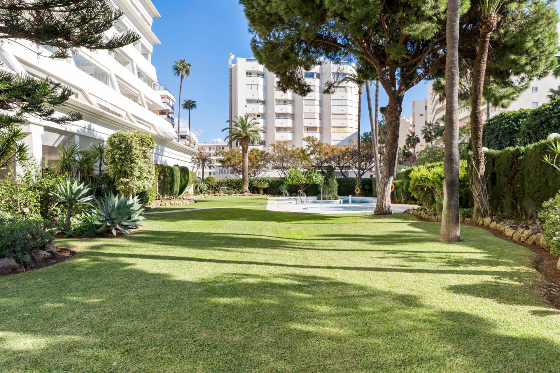 Sea View 2-Bedroom Apartment With Pool Marbella Exteriör bild